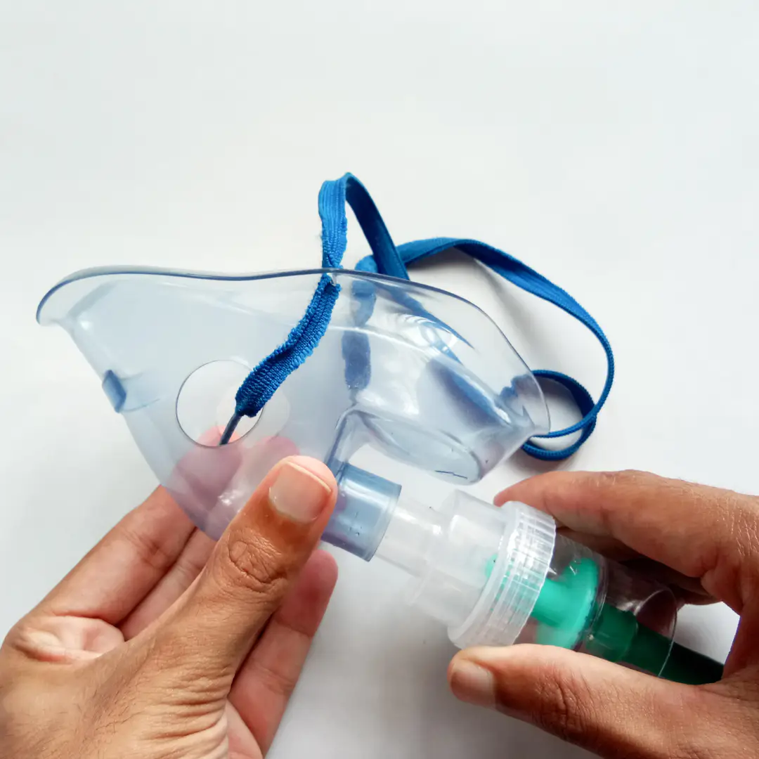Nebulizator wytwarzający aerozol z cieczy